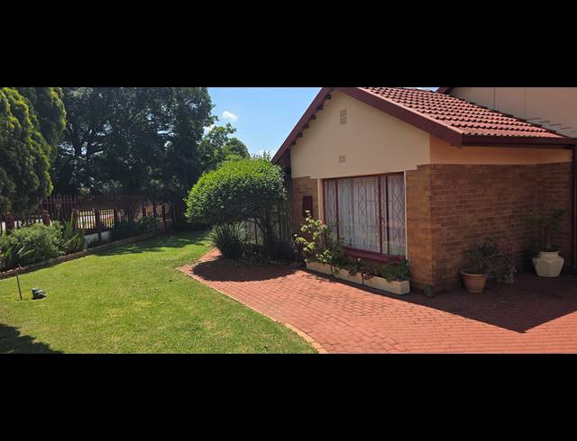 3 BEDROOM FREEHOLD FOR SALE IN EDELWEISS